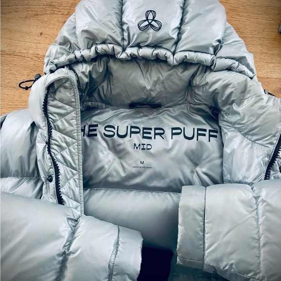 Aritzia Silver Super Puff - Picture 2 of 2